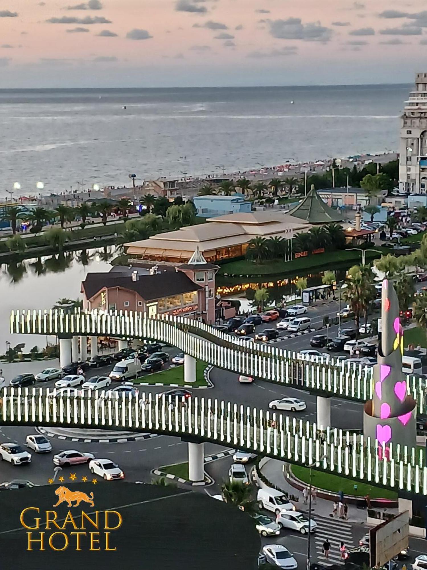 Grand Hotel ☆ Orbi City Batumi Eksteriør bilde